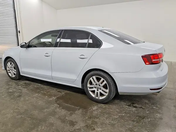 3VW2B7AJ4HM278845 2017 VOLKSWAGEN JETTA - Image 2