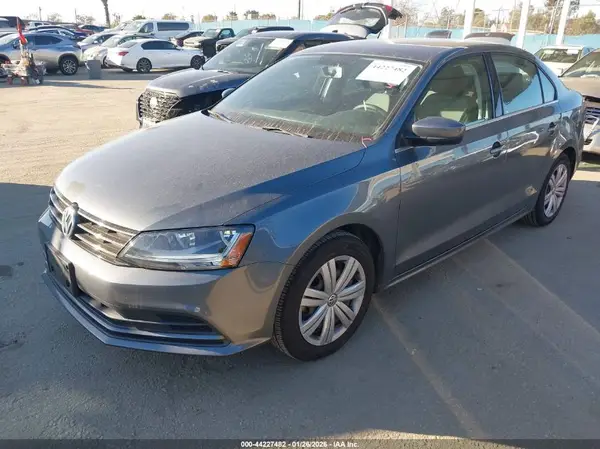 3VW2B7AJ4HM297704 2017 VOLKSWAGEN JETTA - Image 2