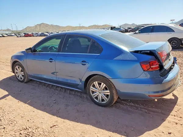 3VW2B7AJ4HM308068 2017 VOLKSWAGEN JETTA - Image 2