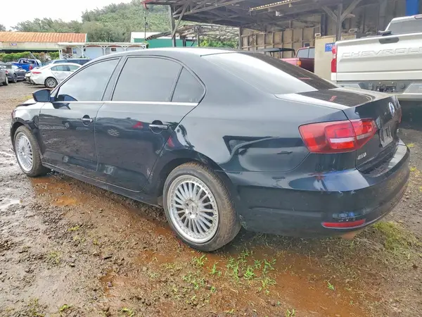 3VW2B7AJ4HM308703 2017 VOLKSWAGEN JETTA - Image 2