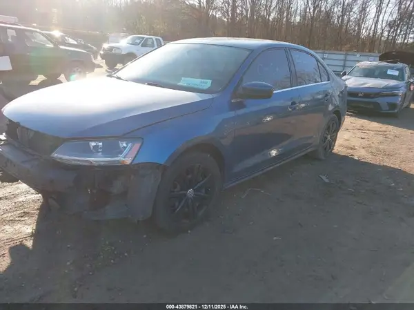 3VW2B7AJ4HM332046 2017 VOLKSWAGEN JETTA - Image 2
