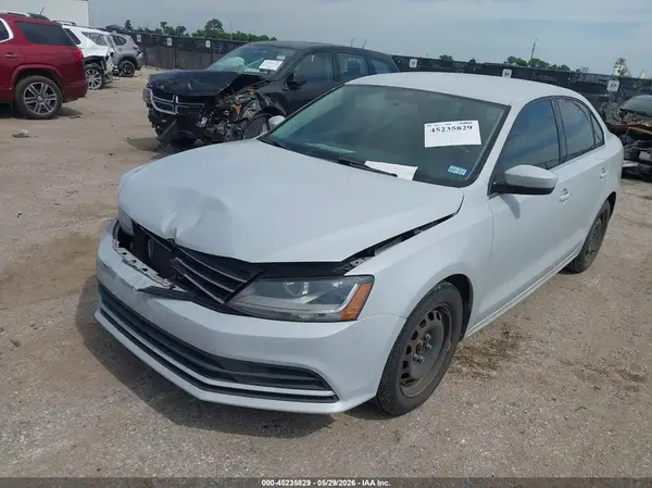 3VW2B7AJ4HM335819 2017 VOLKSWAGEN JETTA - Image 2