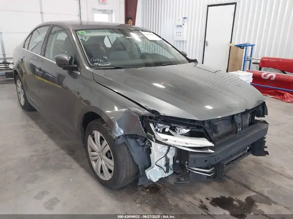 3VW2B7AJ4HM357707 2017 VOLKSWAGEN JETTA - Image 1