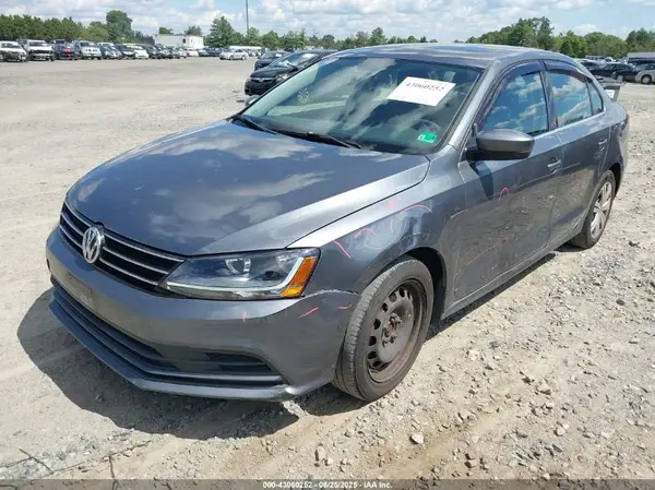 3VW2B7AJ4HM358985 2017 VOLKSWAGEN JETTA - Image 2