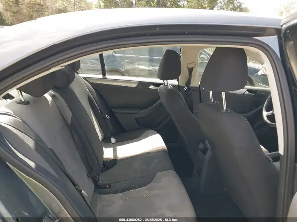 3VW2B7AJ4HM358985 2017 VOLKSWAGEN JETTA - Image 8