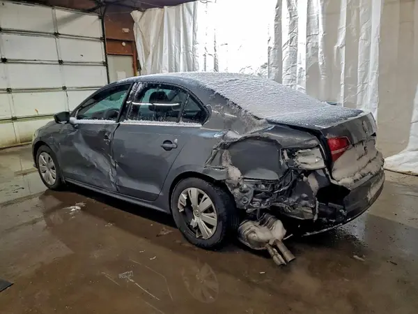 3VW2B7AJ4HM362518 2017 VOLKSWAGEN JETTA - Image 2