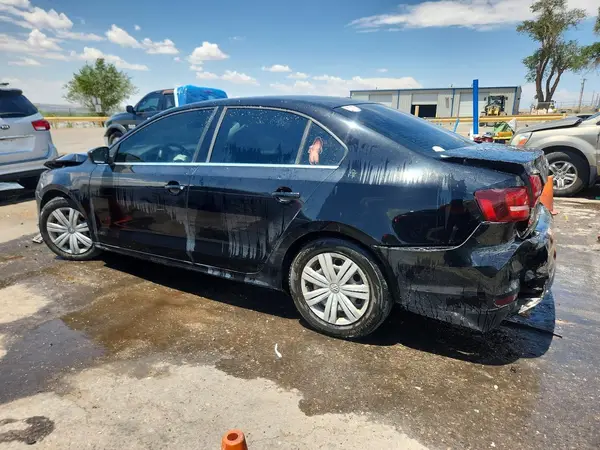 3VW2B7AJ4HM366231 2017 VOLKSWAGEN JETTA - Image 2