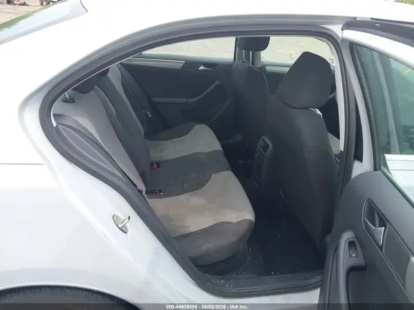 3VW2B7AJ4HM370991 2017 VOLKSWAGEN JETTA - Image 8