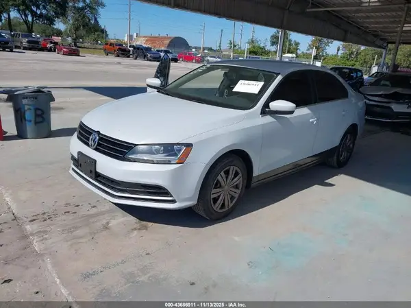 3VW2B7AJ4HM371039 2017 VOLKSWAGEN JETTA - Image 2