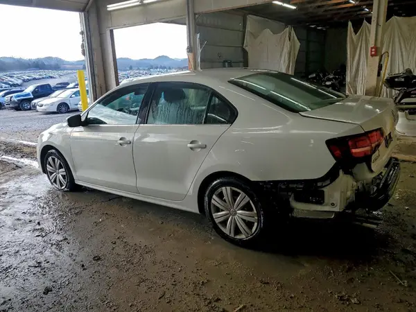 3VW2B7AJ4HM375785 2017 VOLKSWAGEN JETTA - Image 2