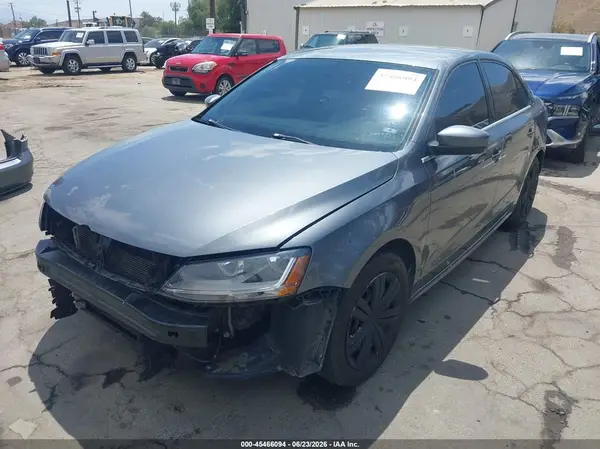 3VW2B7AJ4HM392666 2017 VOLKSWAGEN JETTA - Image 2