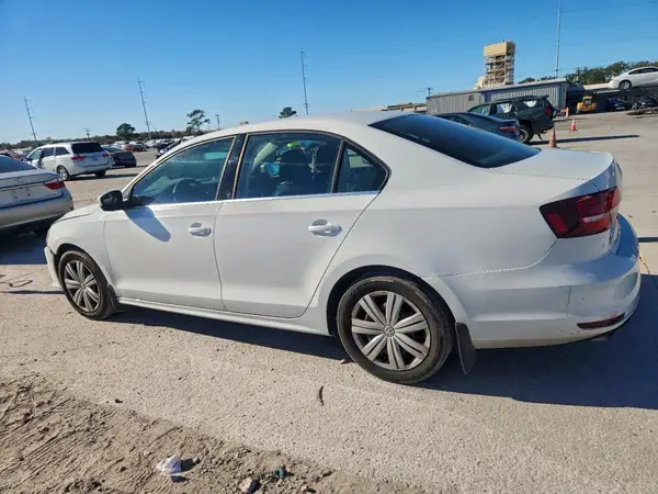 3VW2B7AJ4HM394529 2017 VOLKSWAGEN JETTA - Image 2