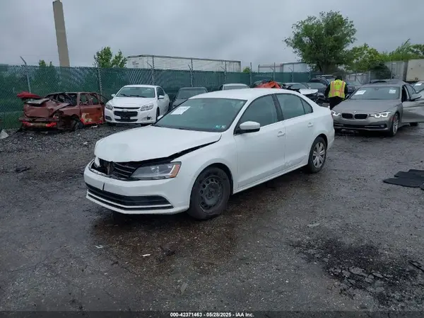 3VW2B7AJ4HM400684 2017 VOLKSWAGEN JETTA - Image 2