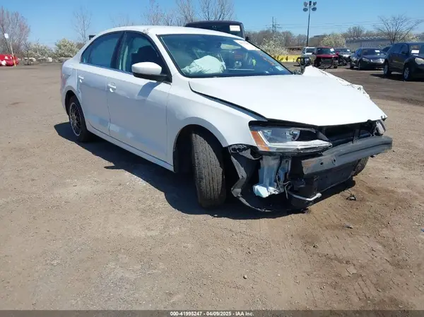 3VW2B7AJ4HM403584 2017 VOLKSWAGEN JETTA - Image 1