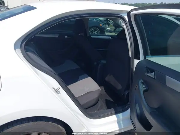 3VW2B7AJ4HM403696 2017 VOLKSWAGEN JETTA - Image 8