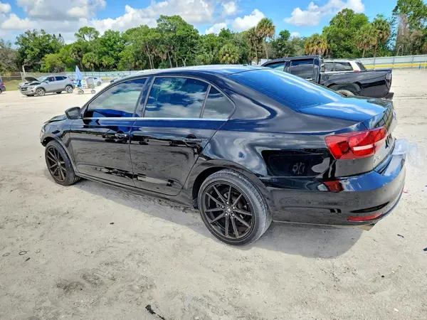 3VW2B7AJ4HM404802 2017 VOLKSWAGEN JETTA - Image 2