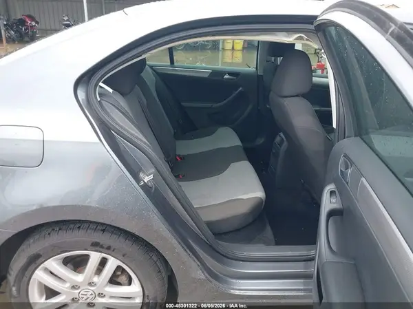 3VW2B7AJ4JM204976 2018 VOLKSWAGEN JETTA - Image 8