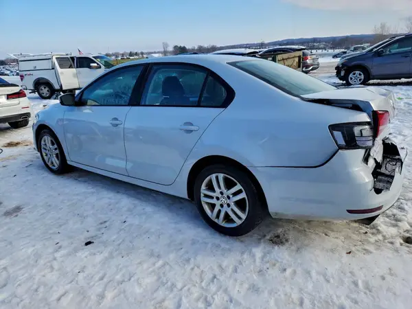 3VW2B7AJ4JM207960 2018 VOLKSWAGEN JETTA - Image 2