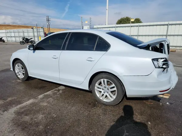 3VW2B7AJ4JM207991 2018 VOLKSWAGEN JETTA - Image 2