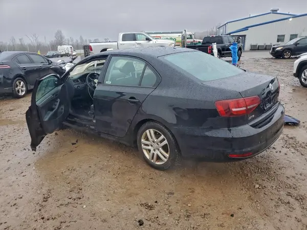 3VW2B7AJ4JM212365 2018 VOLKSWAGEN JETTA - Image 2
