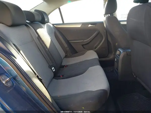 3VW2B7AJ4JM225827 2018 VOLKSWAGEN JETTA - Image 8