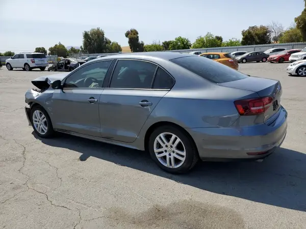 3VW2B7AJ4JM226346 2018 VOLKSWAGEN JETTA - Image 2