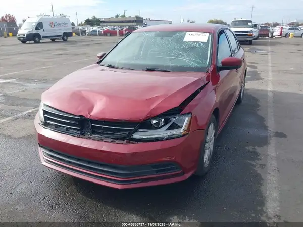 3VW2B7AJ4JM227576 2018 VOLKSWAGEN JETTA - Image 2