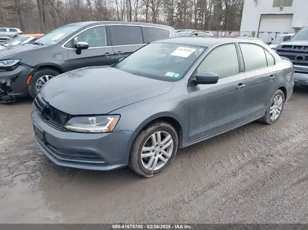 3VW2B7AJ4JM230185 2018 VOLKSWAGEN JETTA - Image 2