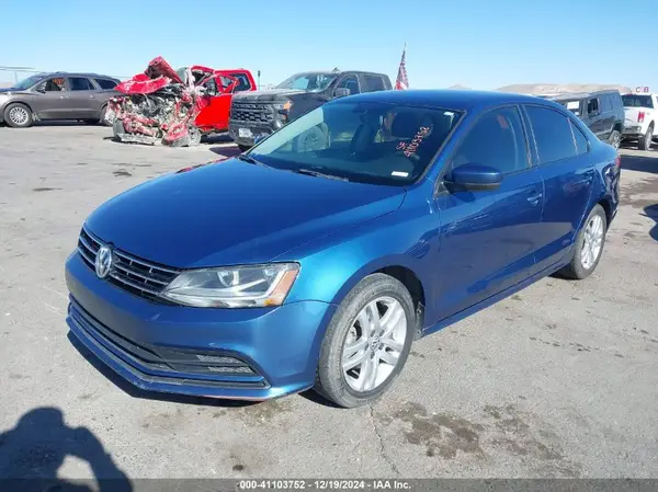 3VW2B7AJ4JM231983 2018 VOLKSWAGEN JETTA - Image 2