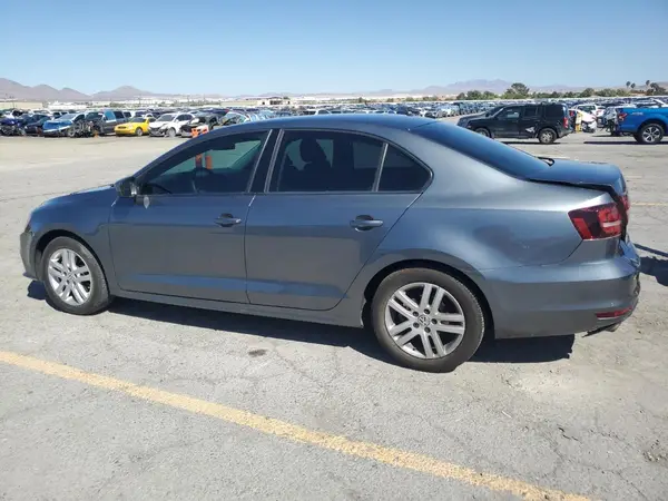 3VW2B7AJ4JM232695 2018 VOLKSWAGEN JETTA - Image 2