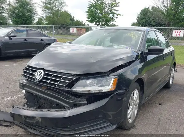3VW2B7AJ4JM237279 2018 VOLKSWAGEN JETTA - Image 2