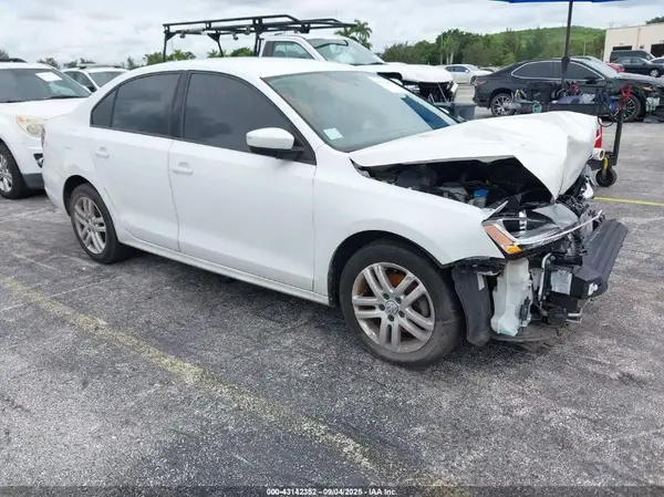 3VW2B7AJ4JM237315 2018 VOLKSWAGEN JETTA - Image 1