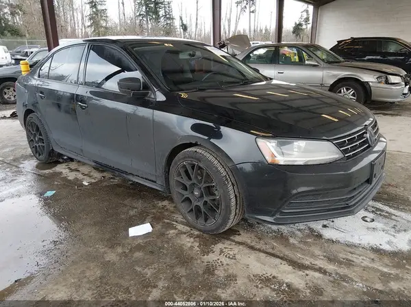 3VW2B7AJ4JM237525 2018 VOLKSWAGEN JETTA - Image 1