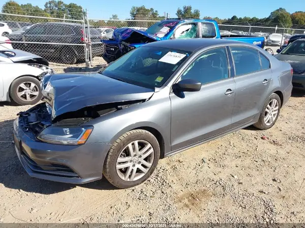 3VW2B7AJ4JM251389 2018 VOLKSWAGEN JETTA - Image 2