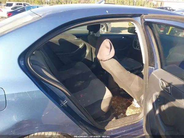 3VW2B7AJ4JM261825 2018 VOLKSWAGEN JETTA - Image 8
