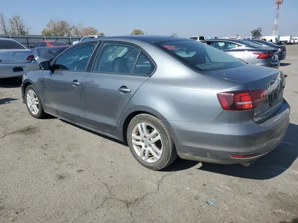 3VW2B7AJ4JM262893 2018 VOLKSWAGEN JETTA - Image 2