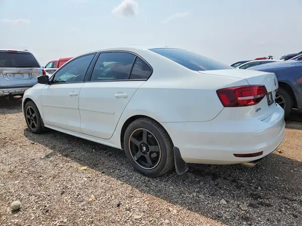 3VW2B7AJ4JM263607 2018 VOLKSWAGEN JETTA - Image 2