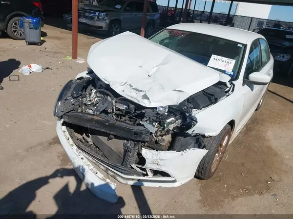 3VW2B7AJ5HM205127 2017 VOLKSWAGEN JETTA - Image 2