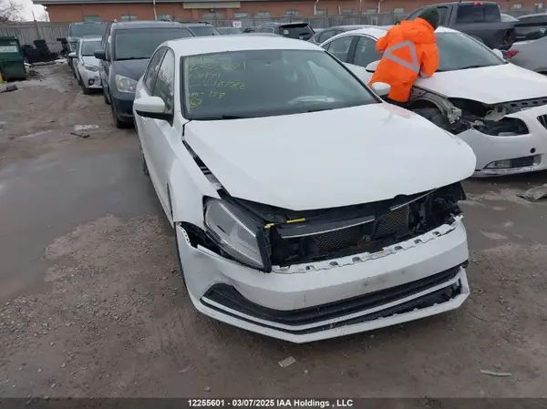 3VW2B7AJ5HM216788 2017 VOLKSWAGEN JETTA - Image 1