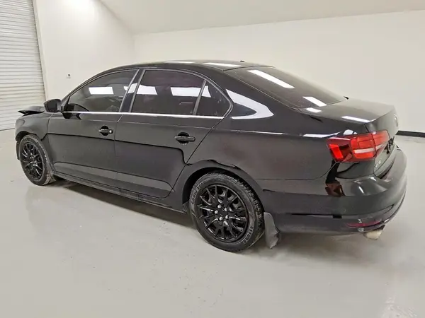 3VW2B7AJ5HM219593 2017 VOLKSWAGEN JETTA - Image 2