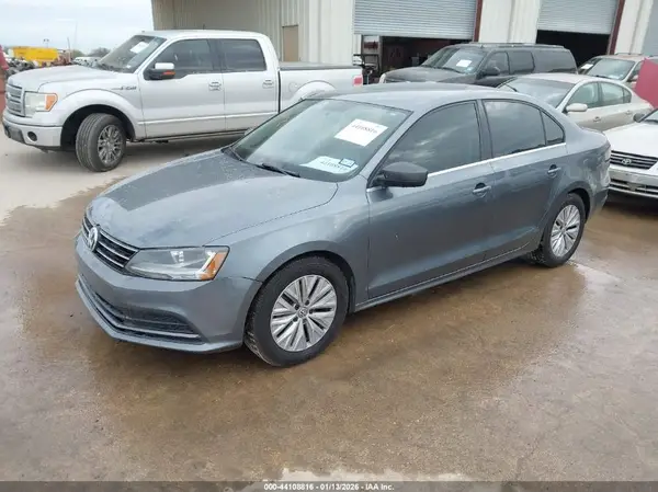 3VW2B7AJ5HM228701 2017 VOLKSWAGEN JETTA - Image 2