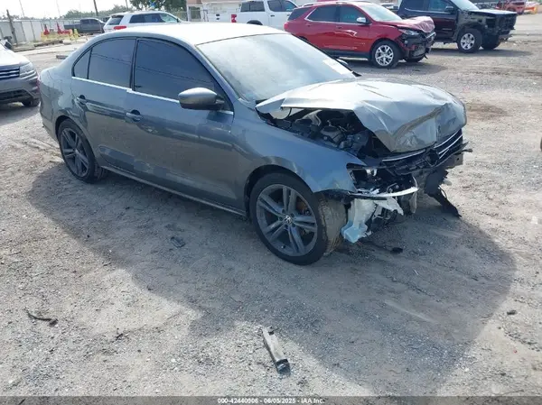 3VW2B7AJ5HM238466 2017 VOLKSWAGEN JETTA - Image 1