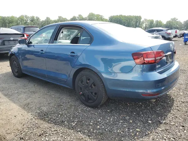 3VW2B7AJ5HM246633 2017 VOLKSWAGEN JETTA - Image 2