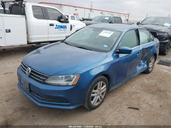 3VW2B7AJ5HM257275 2017 VOLKSWAGEN JETTA - Image 2