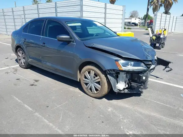 3VW2B7AJ5HM260368 2017 VOLKSWAGEN JETTA - Image 1