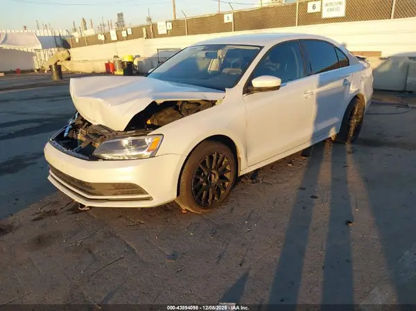 3VW2B7AJ5HM273735 2017 VOLKSWAGEN JETTA - Image 2