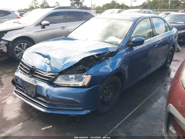 3VW2B7AJ5HM275307 2017 VOLKSWAGEN JETTA - Image 2