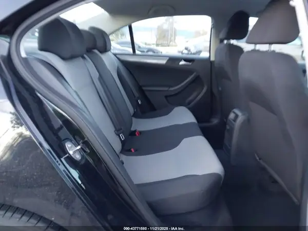 3VW2B7AJ5HM283388 2017 VOLKSWAGEN JETTA - Image 8