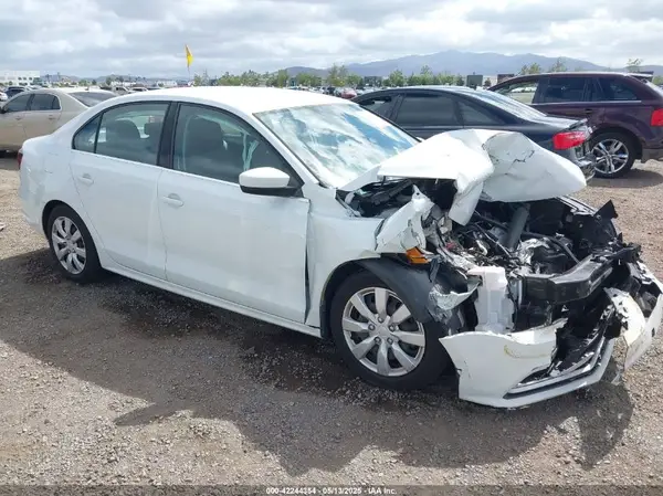 3VW2B7AJ5HM290616 2017 VOLKSWAGEN JETTA - Image 1
