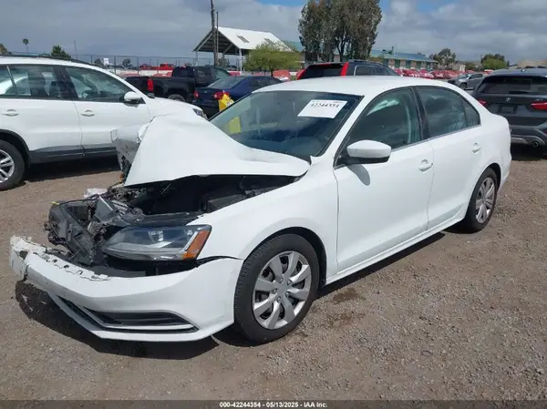 3VW2B7AJ5HM290616 2017 VOLKSWAGEN JETTA - Image 2